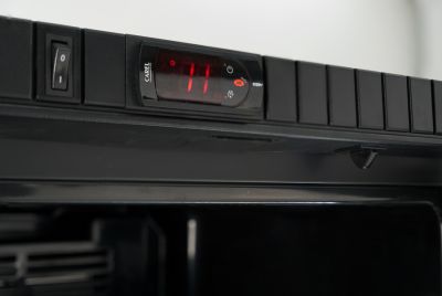 vetrinetta frigo bibite 350 litri nera chefline chcb387 controllore digitale e switch porta